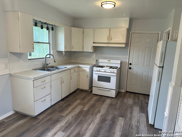 Image 6 of 23 For 4418 Winlock Dr