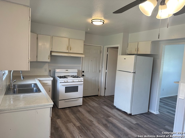 Image 7 of 23 For 4418 Winlock Dr