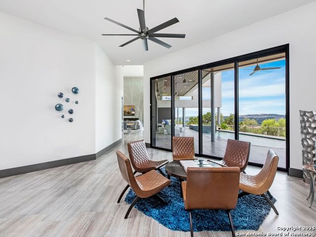 Image 18 of 25 For 21526 Privada Avila