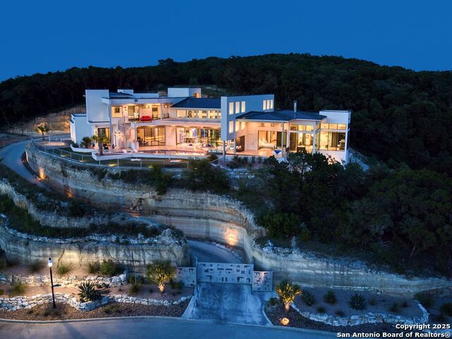 Image 25 of 25 For 21526 Privada Avila