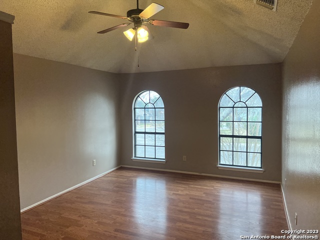 Image 12 of 16 For 10130 Sandyglen