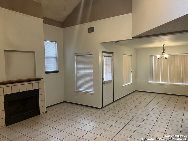 Image 4 of 16 For 10130 Sandyglen