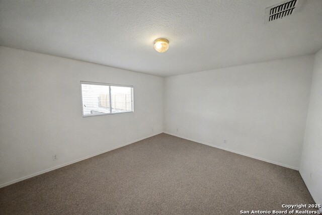 Listing photo id 14 for 3615 Longhorn Creek