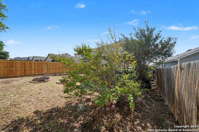 Listing photo id 40 for 3615 Longhorn Creek