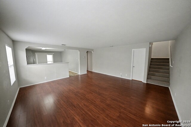 Listing photo id 6 for 3615 Longhorn Creek