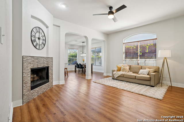 Image 5 of 27 For 8355 Piney Wood