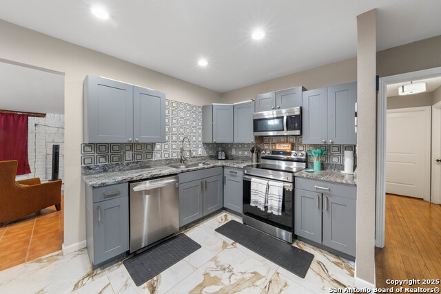 Image 10 of 33 For 435 Savannah