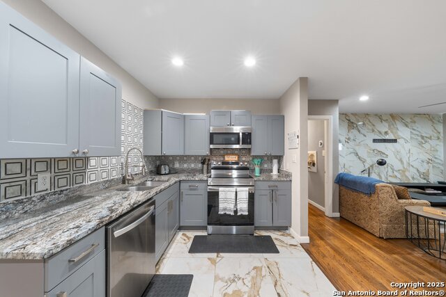 Image 11 of 33 For 435 Savannah