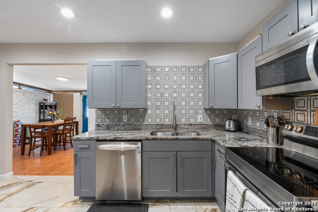 Image 13 of 33 For 435 Savannah