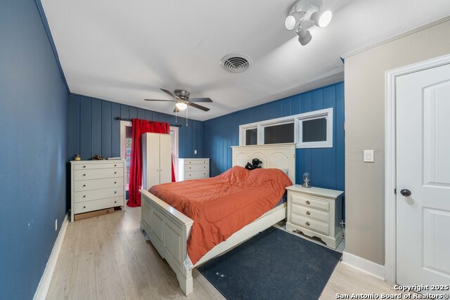 Image 22 of 33 For 435 Savannah