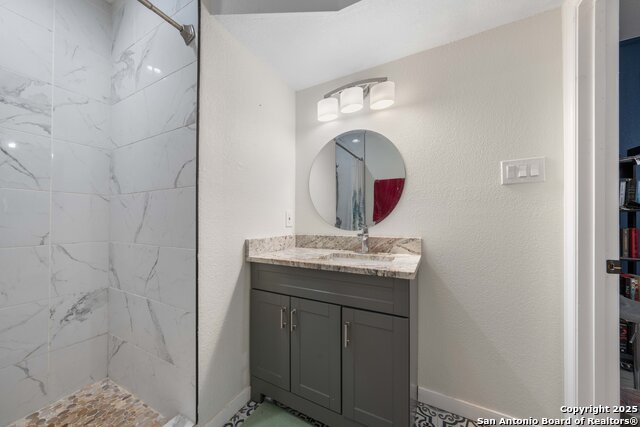 Image 25 of 33 For 435 Savannah