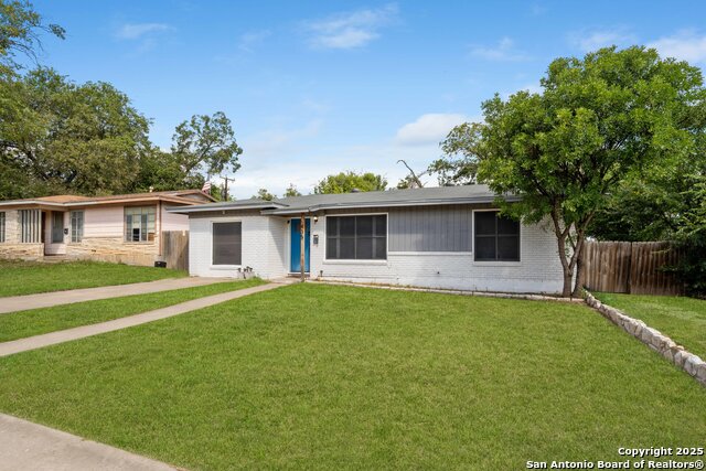 Image 3 of 33 For 435 Savannah