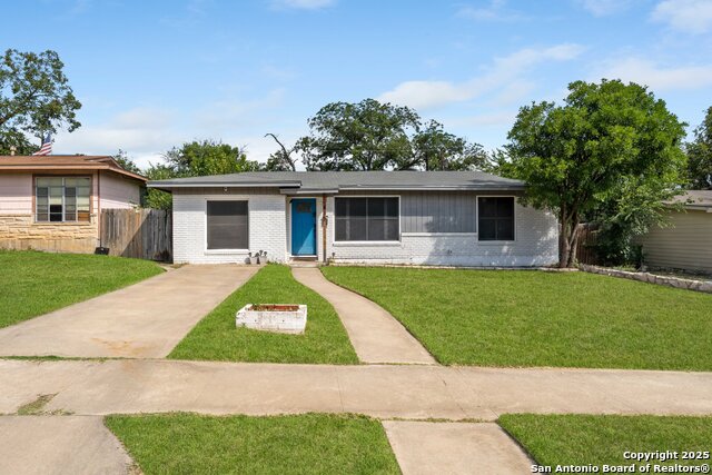 Image 4 of 33 For 435 Savannah