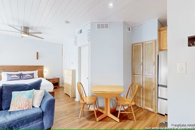 Listing photo id 8 for 14721 Whitecap  292