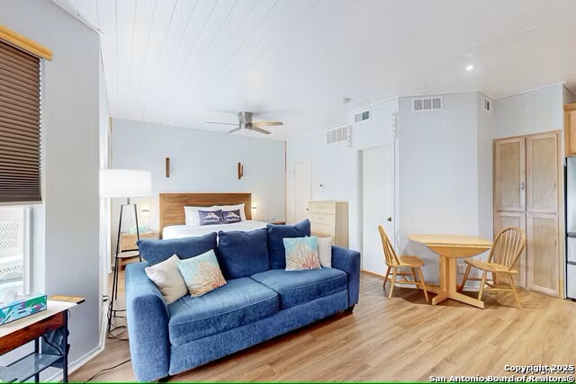 Listing photo id 0 for 14721 Whitecap  292