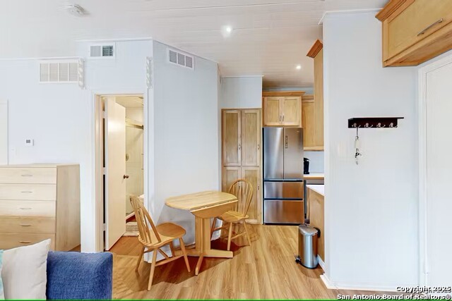 Listing photo id 7 for 14721 Whitecap  292