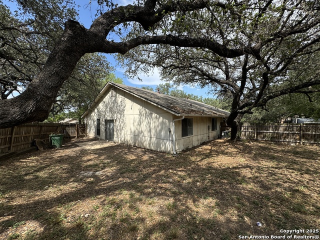 Image 17 of 18 For 8932 Hambledon Dr