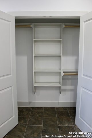 Image 11 of 33 For 810 Iowa St 101