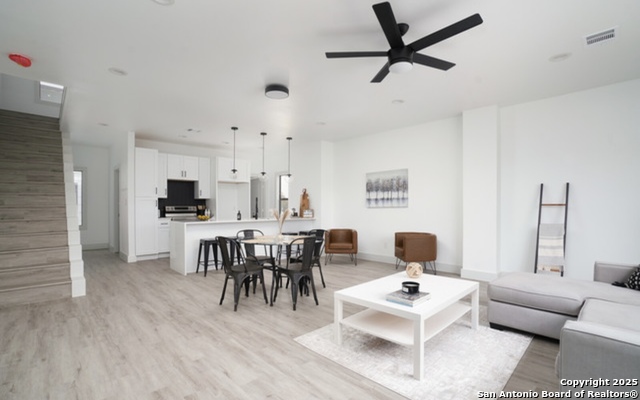 Image 17 of 33 For 810 Iowa St 101