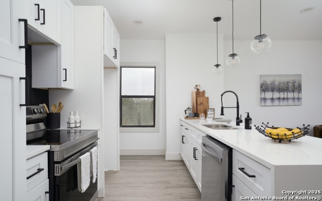 Image 21 of 33 For 810 Iowa St 101