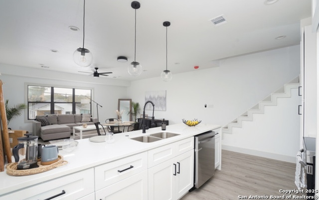 Image 22 of 33 For 810 Iowa St 101