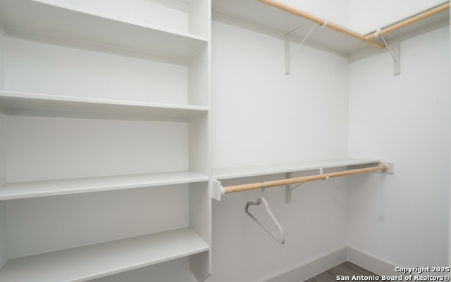 Image 27 of 33 For 810 Iowa St 101