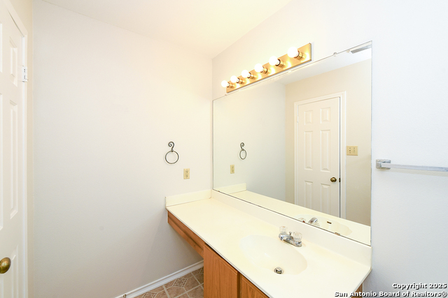 Image 22 of 29 For 11022 Scenic Pt