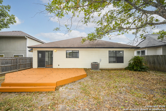 Image 27 of 29 For 11022 Scenic Pt