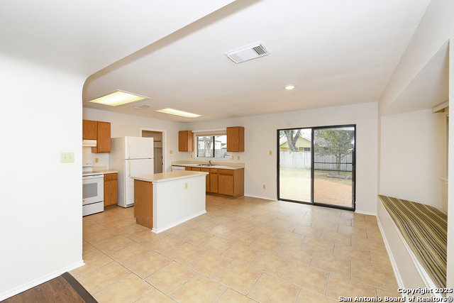 Image 9 of 29 For 11022 Scenic Pt