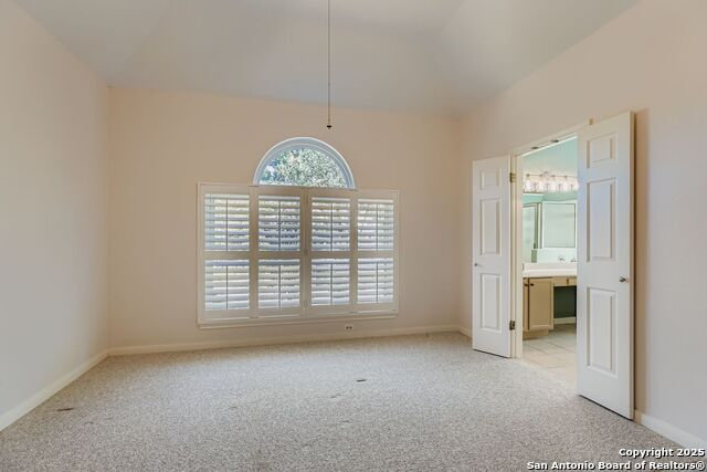 Listing photo id 17 for 7914 Pine Manor