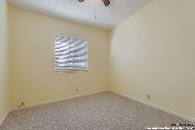 Listing photo id 19 for 7914 Pine Manor