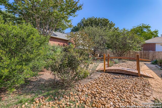 Listing photo id 24 for 7914 Pine Manor