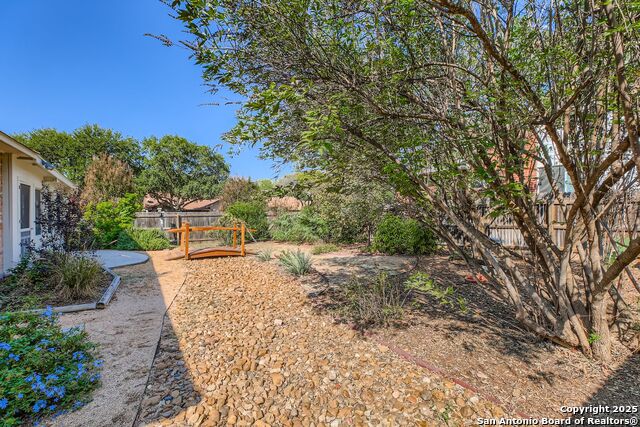 Listing photo id 27 for 7914 Pine Manor