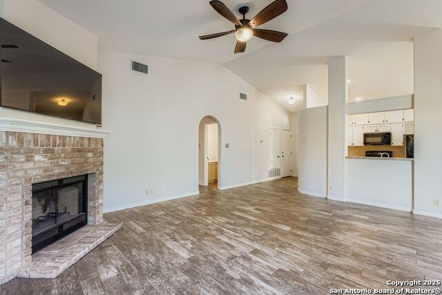 Listing photo id 5 for 7914 Pine Manor