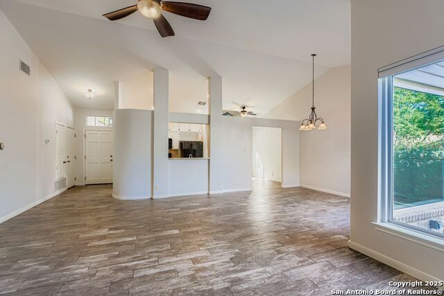 Listing photo id 6 for 7914 Pine Manor