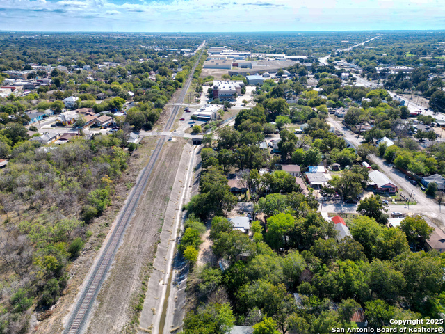 Listing photo id 10 for 211 Wharton  