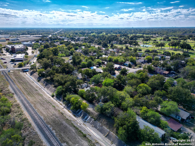 Listing photo id 0 for 211 Wharton  