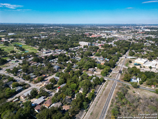 Listing photo id 5 for 211 Wharton  