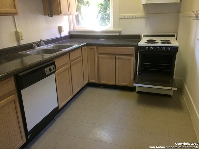 Image 7 of 16 For 110 Auditorium Circle  1