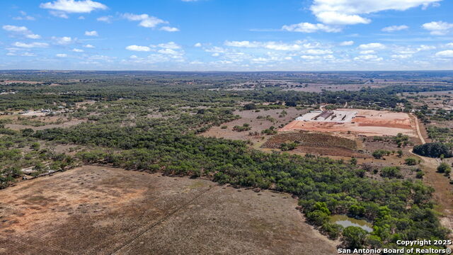 Listing photo id 8 for 6715 Loop 1604 S