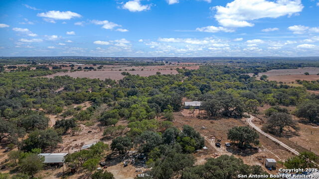 Listing photo id 22 for 6715 Loop 1604 S