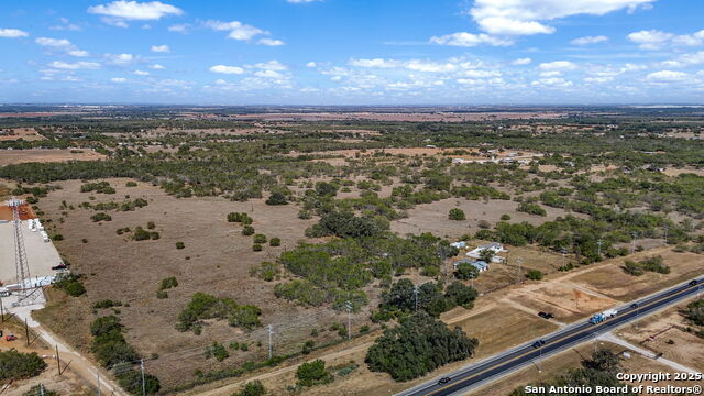 Listing photo id 23 for 6715 Loop 1604 S