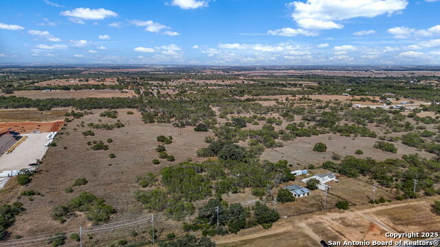 Listing photo id 24 for 6715 Loop 1604 S