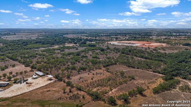 Listing photo id 5 for 6715 Loop 1604 S