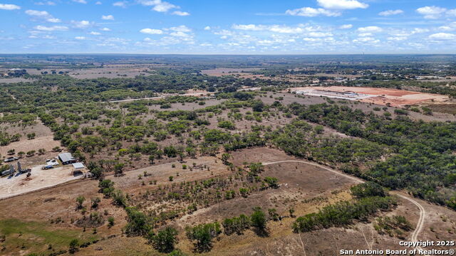 Listing photo id 6 for 6715 Loop 1604 S