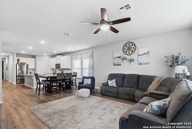 Image 7 of 30 For 232 Colebrook Way