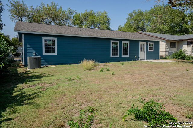 Image 20 of 23 For 8434 Glen Shadow