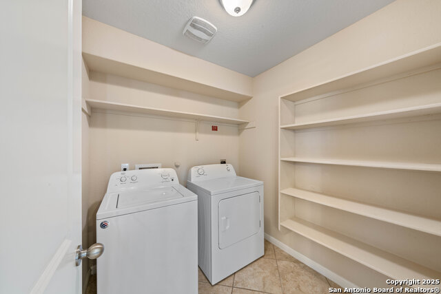 Image 16 of 30 For 2325 Lighthouse