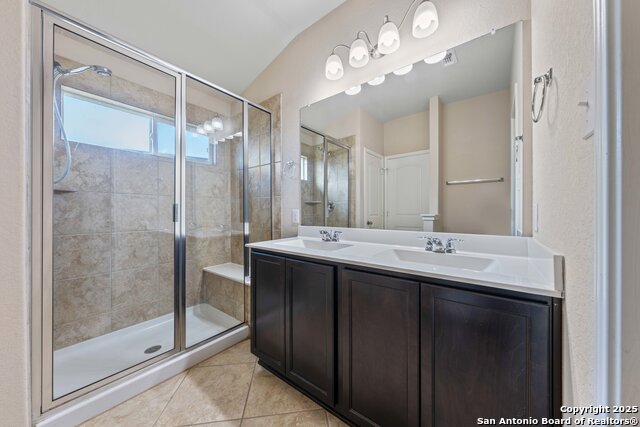 Image 19 of 30 For 2325 Lighthouse