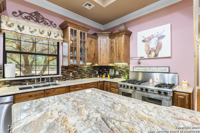 Image 14 of 39 For 168 Bandera Blvd